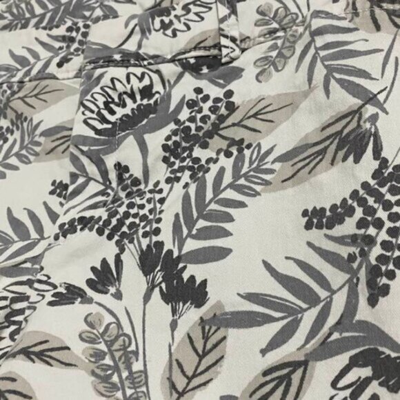 Old Navy Pixie Shorts Size 12 Regular Gray & White Floral Print Stretch Cotton - Picture 7 of 12